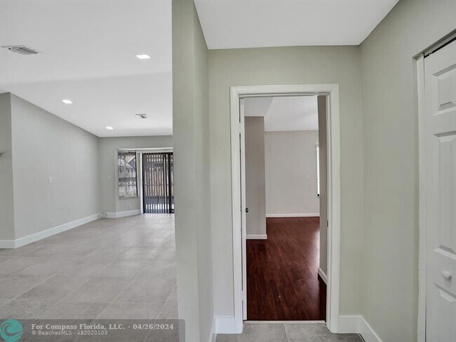 Building Photo - 3216 NW 105th Ave