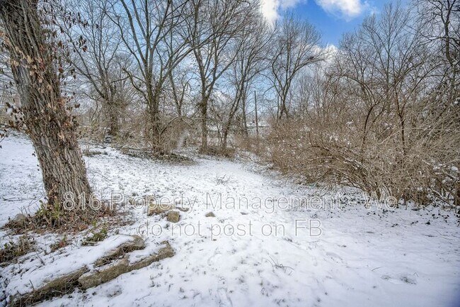 Building Photo - 6901 Jackson Ave