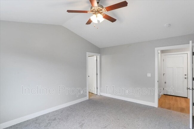 Building Photo - 2261 S Tonaquint Dr