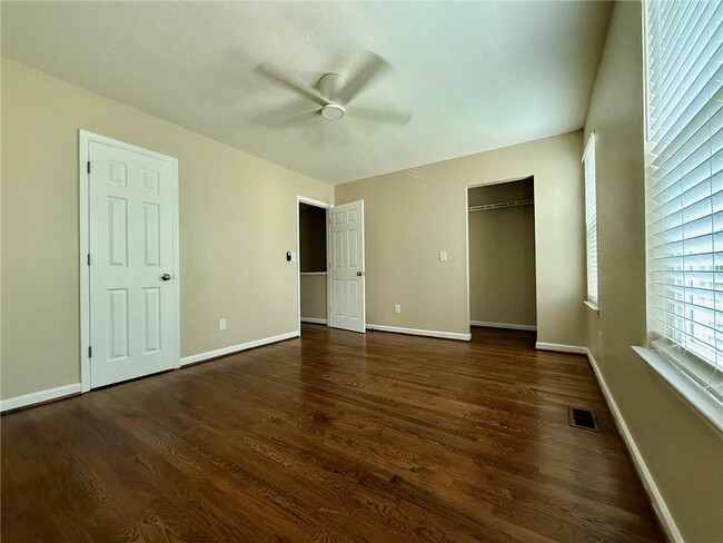 Building Photo - 405 Oak Harbor Ct
