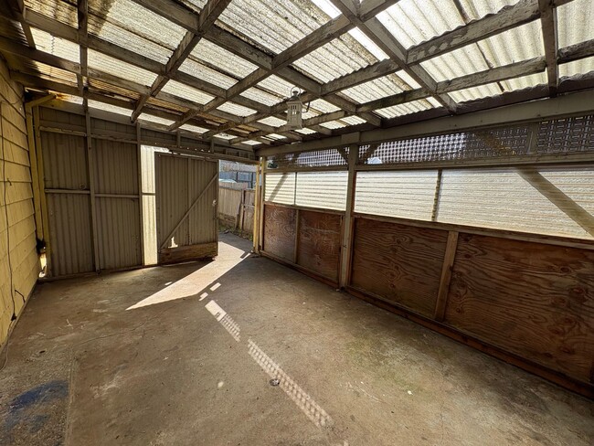Building Photo - 3 Bed 1 Bath