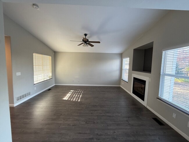 Building Photo - 9445 Bellaire St