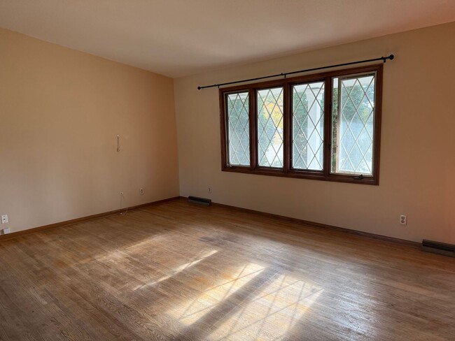 Building Photo - 1135 Welcome Cir
