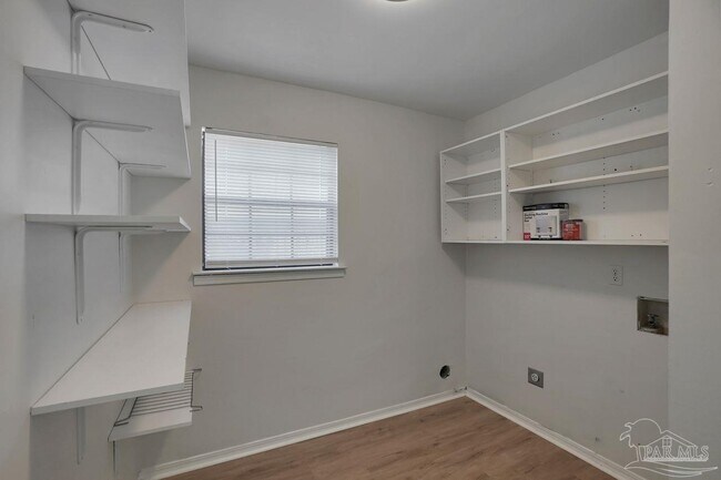 Building Photo - 10601 Silver Creek Dr