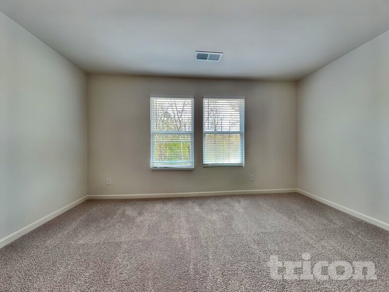 Building Photo - 210 Coventry Ct