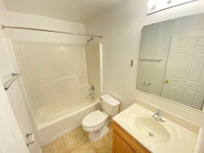 Building Photo - 14138 Econ Woods Ln