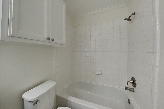 Building Photo - 32334 Summer Park Ln