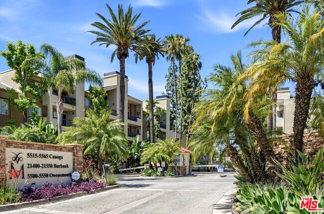 Building Photo - 5530 Owensmouth Ave