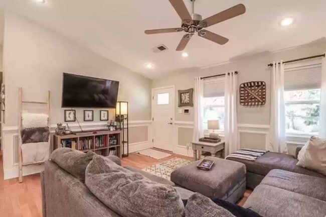 Building Photo - 3 Bed 2 Bath in Snellville!