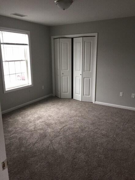 Building Photo - 307 East St