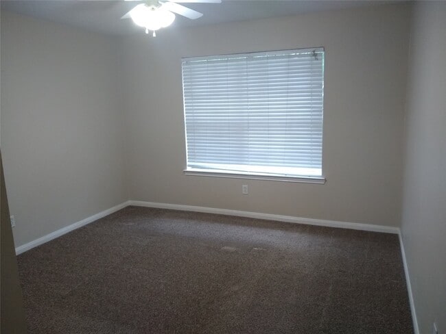 Building Photo - 21147 Covington Bridge Ln