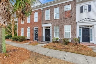 Building Photo - 804 Rue Dr