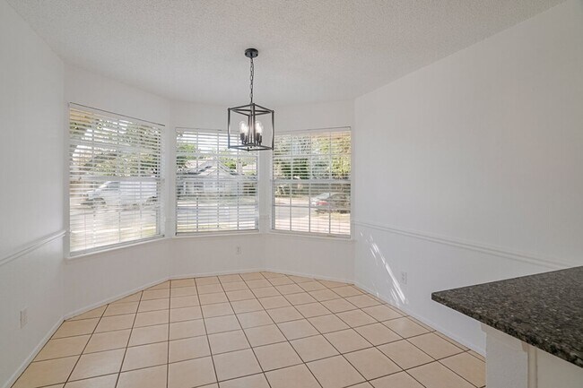 Building Photo - 16827 Whitebrush Loop