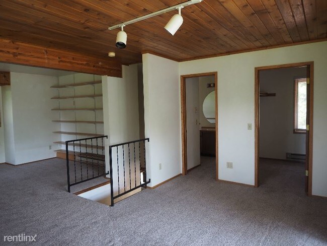 Building Photo - 1 br, 2 bath House - 520 BEVERLY HILLS Blvd