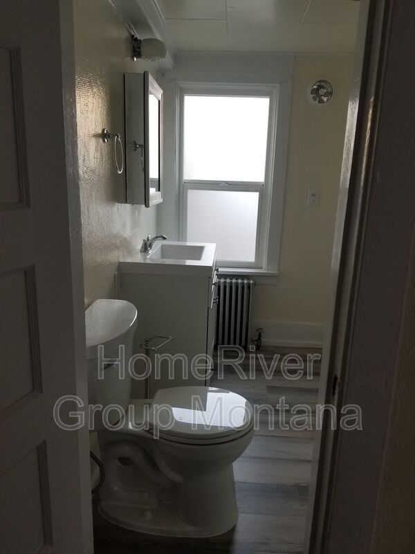 Building Photo - 334 W Alder St