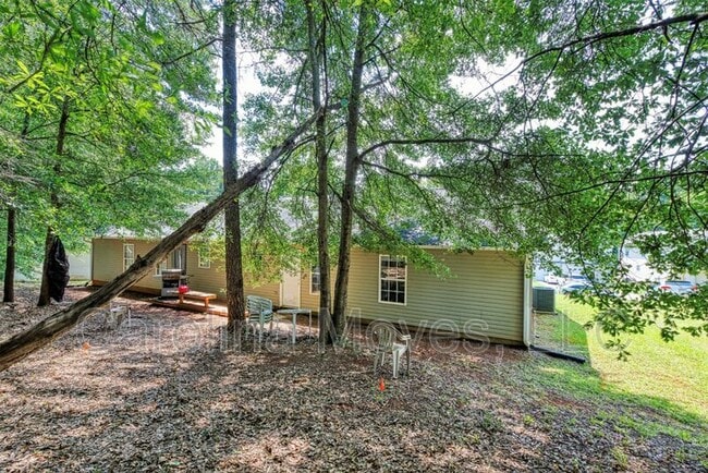 Building Photo - 331 Zach Dr