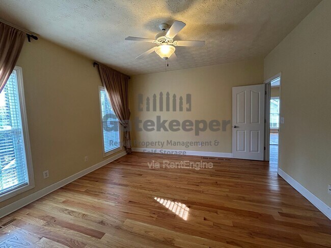 Building Photo - 111 Hanbury Ln