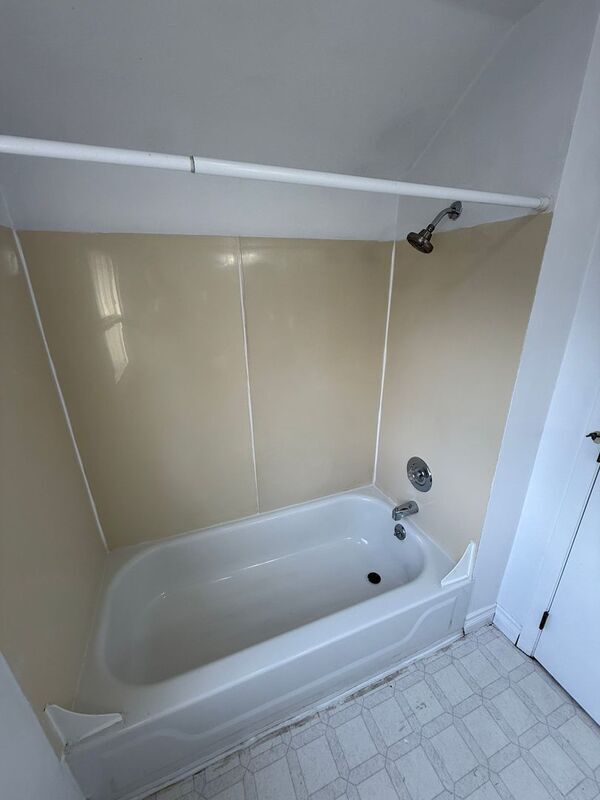 Building Photo - 595 18th St NE