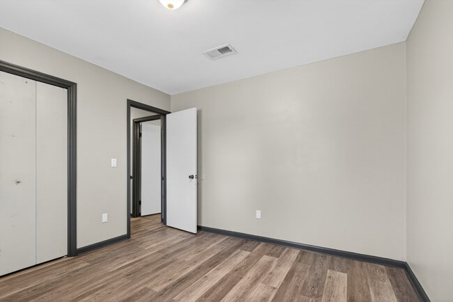 Building Photo - 314 Nottingham Way