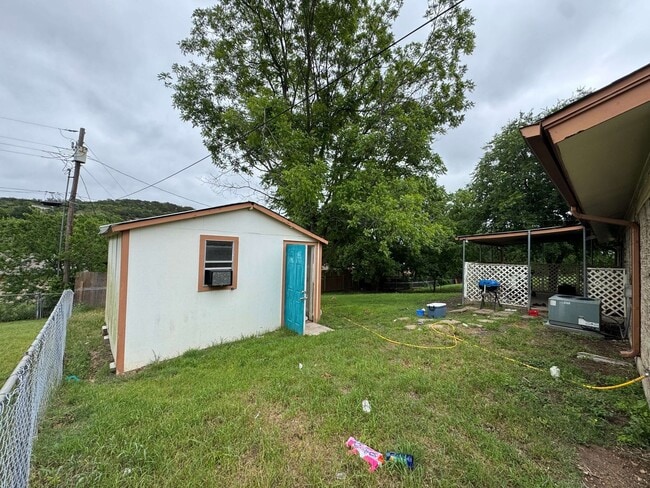 Building Photo - Updated 3/2 Home with 2-Car Garage + Air-Conditioned Workshop!