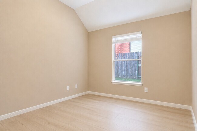 Building Photo - 22422 Cascade Springs Dr