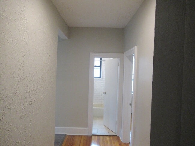 Building Photo - 368 Broadway