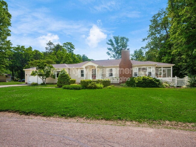 Building Photo - 2517 Minerva Lake Rd
