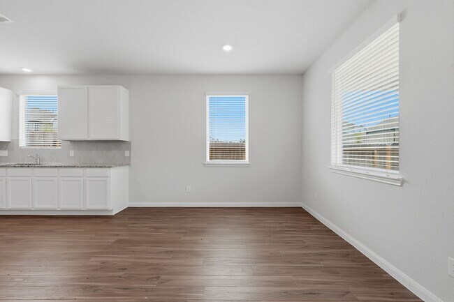 Building Photo - 2405 Bray Head Dr