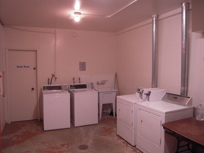 Building Photo - 5410 Broadway