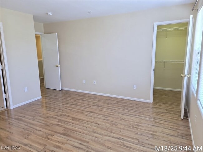 Building Photo - 7337 Ribbon Ridge Ave