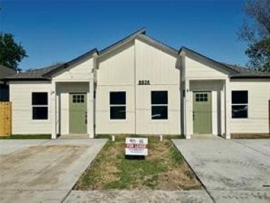 Building Photo - 6926 Paris St