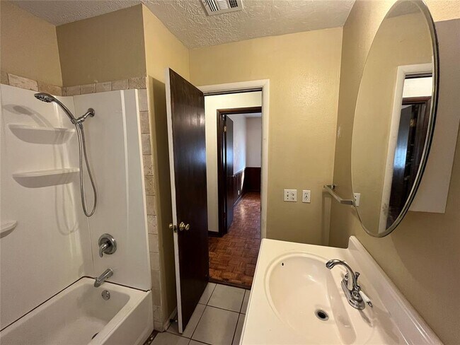 Building Photo - 1508 Southern Heights Ave