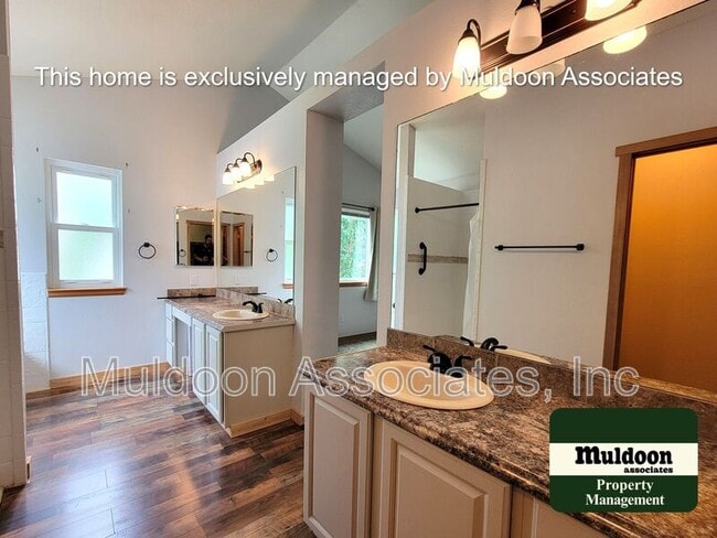 Building Photo - 4408 Bramble Ln