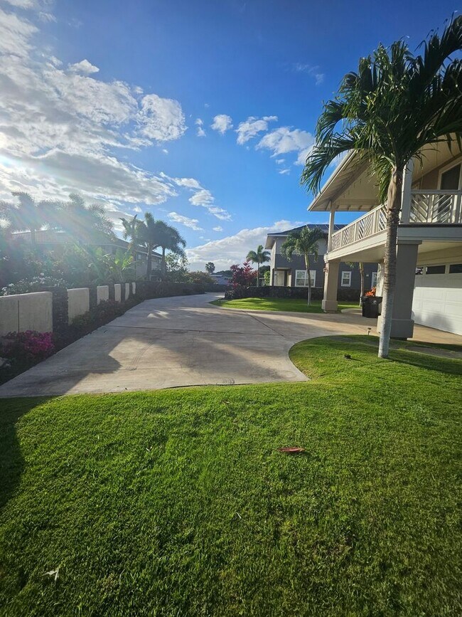 Building Photo - Amazing Home in Moana Estate