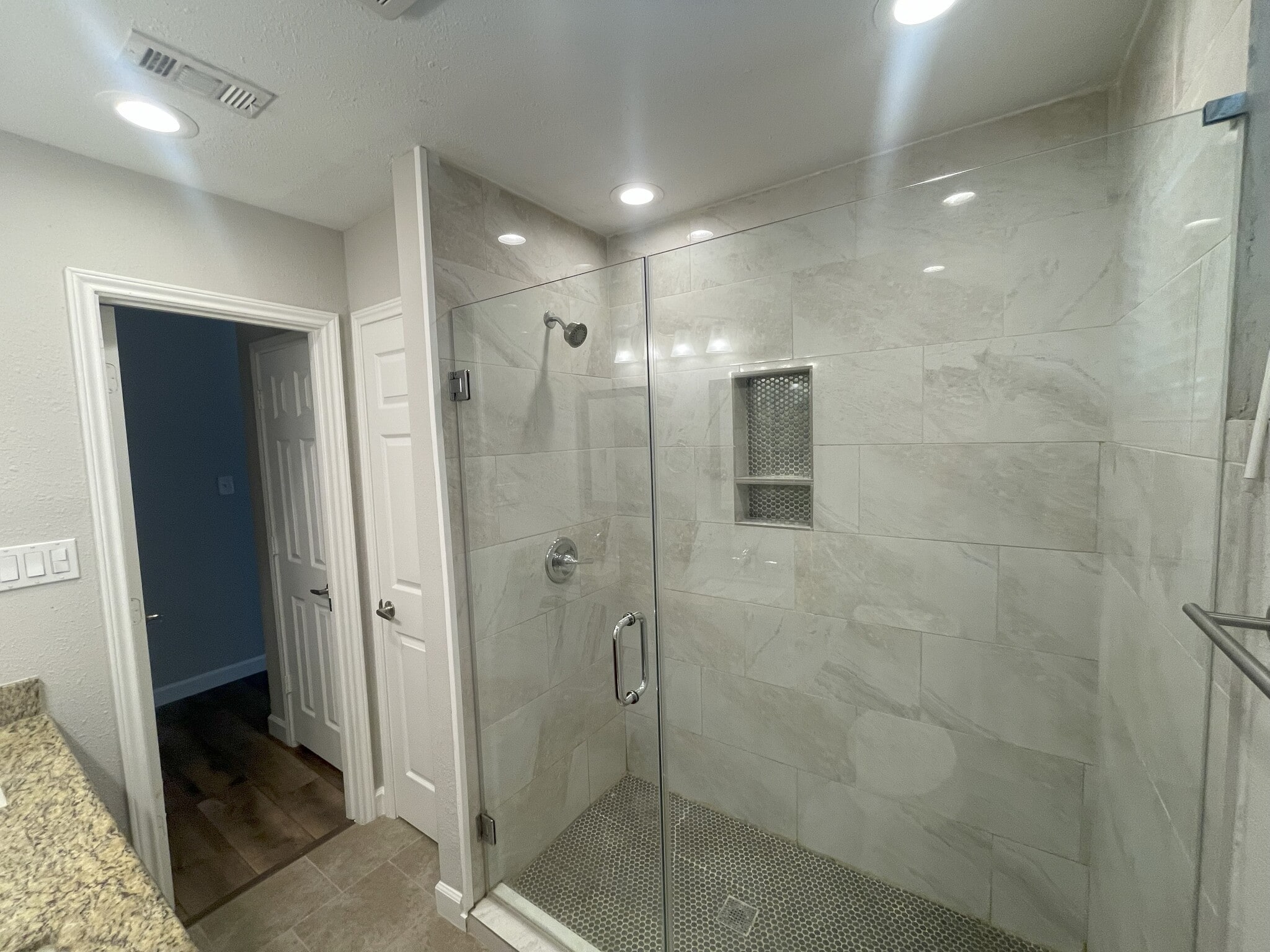 Building Photo - 10827 Sageriver Dr