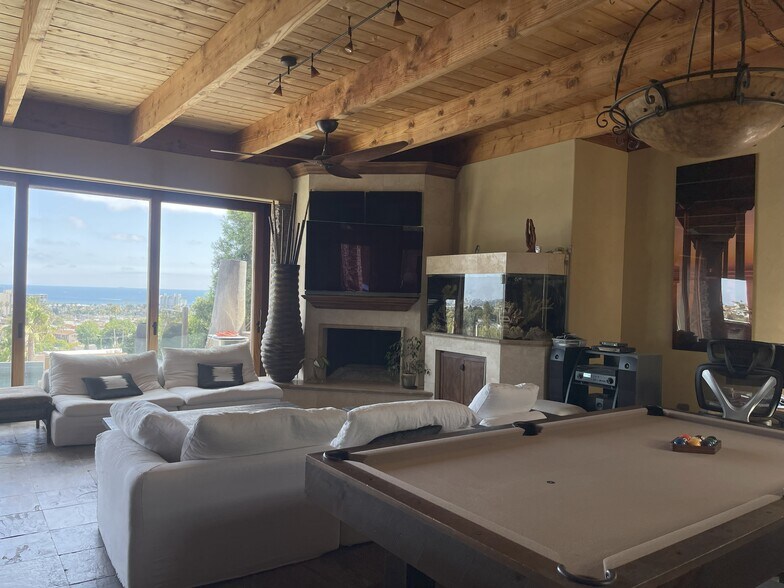 Great Room TV area - 1173 Van Nuys St