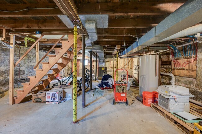 Building Photo - 37 Cranmore Rd
