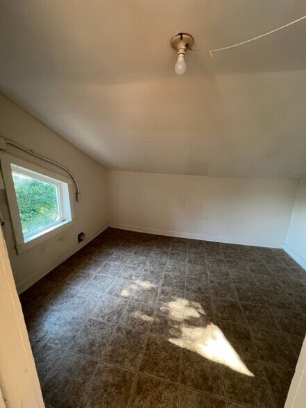 Building Photo - 1425 W Academy St