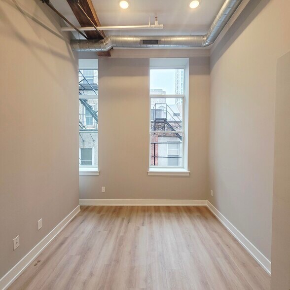 Building Photo - 714 Chestnut St