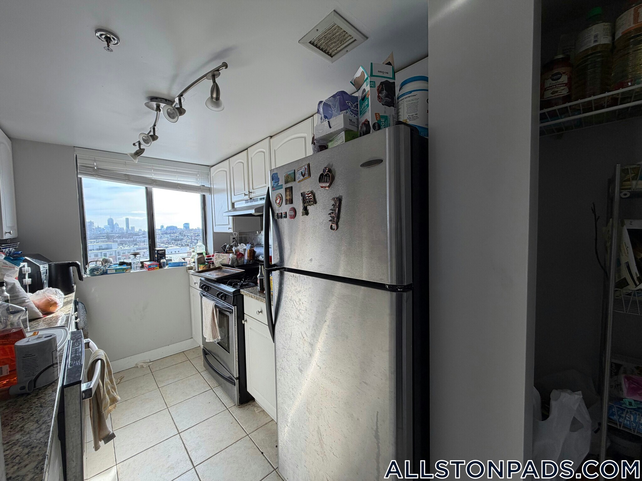 Building Photo - 15 N Beacon St