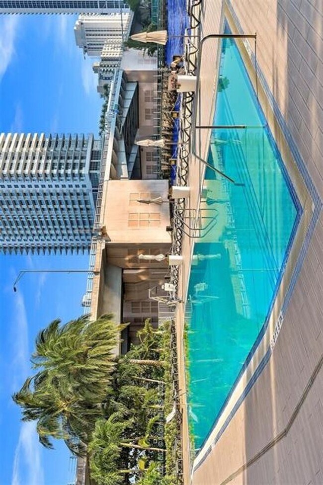 Building Photo - 2600 E Hallandale Beach Blvd