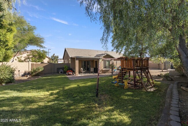 Building Photo - 1422 S 230th Ave