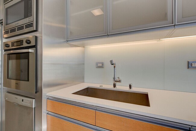 Building Photo - Stunning Strip Views from this Fully Furnished Studio Residence.