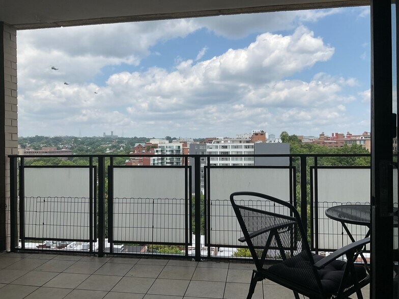 Balcony - 800 25th St NW