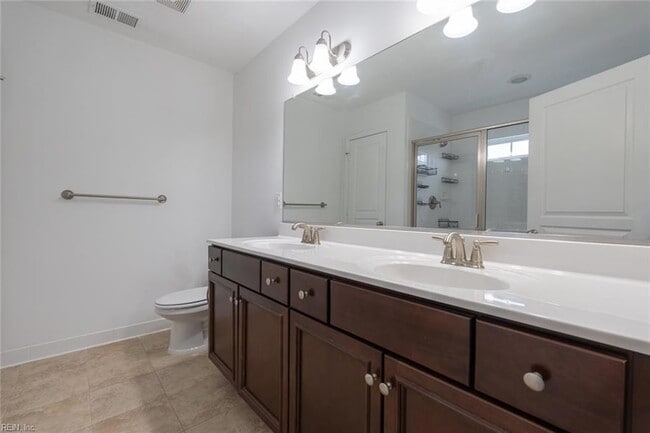 Building Photo - 5616 Memorial Dr