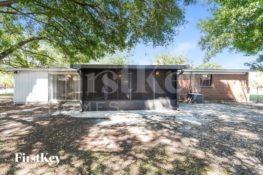 Building Photo - 7720 Lauderdale Dr N