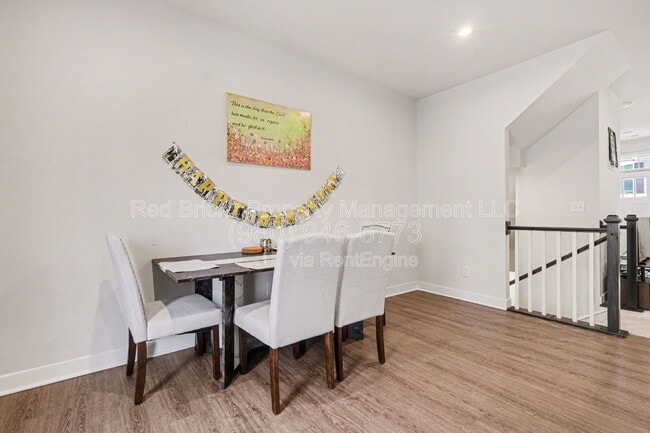 Building Photo - 9306 Mallard Mls Dr