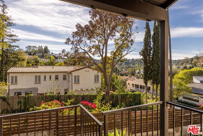 Building Photo - 3424 Primera Ave