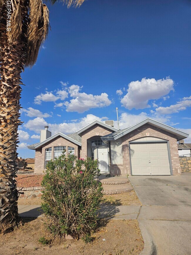 Primary Photo - 1738 Dean Jones Dr