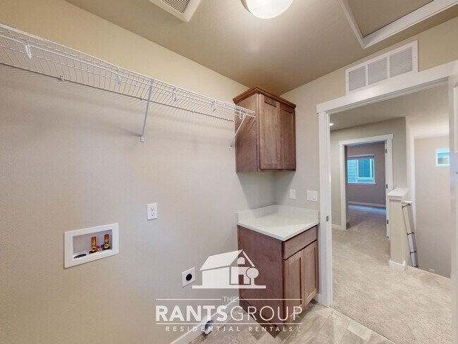 Building Photo - Beautiful New Home in Bradbury Subdivision! Easy I5 Access!